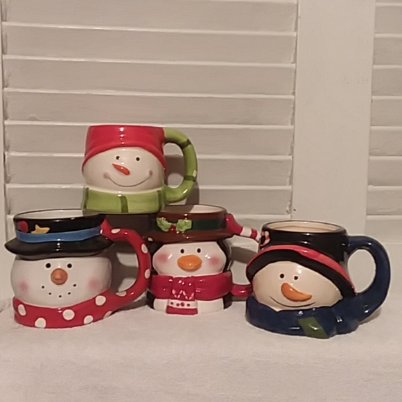 Christmas Cups - Picture 1 of 1